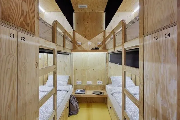 Ortak Ranzalı Oda, Sadece kadınlar için (4 people in the room)