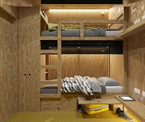 Ortak Ranzalı Oda, Sadece kadınlar için (4 people in the room)