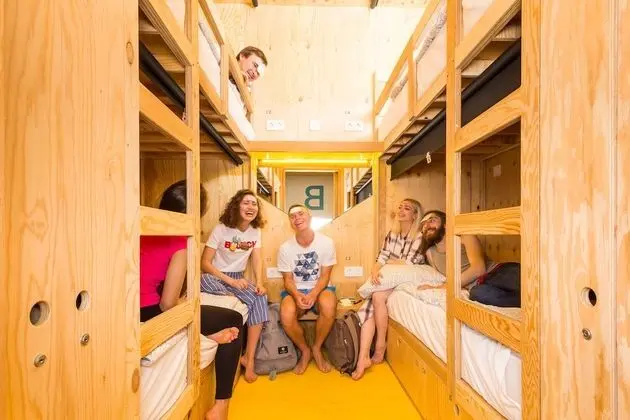 Ortak Ranzalı Oda, Sadece kadınlar için (4 people in the room)