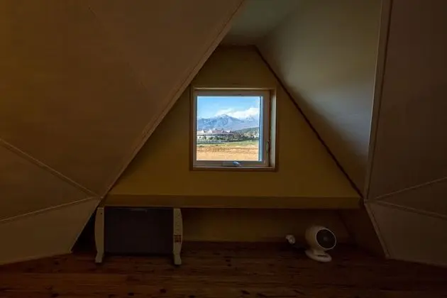 Dört Kişilik Oda, Dağ Manzaralı