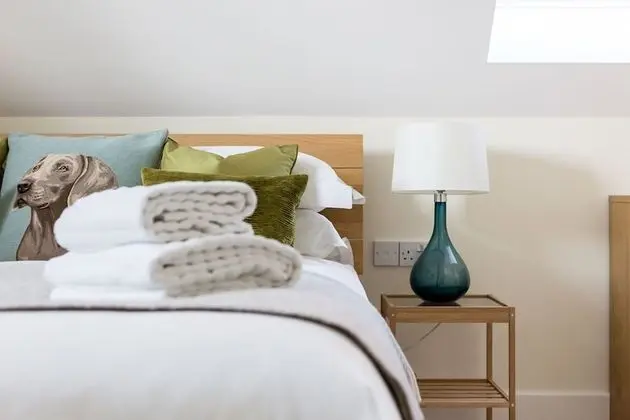 Ev (4 Bedrooms)
