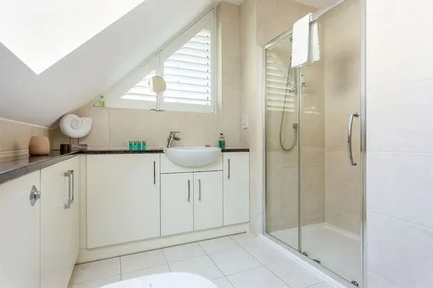 Ev (4 Bedrooms)