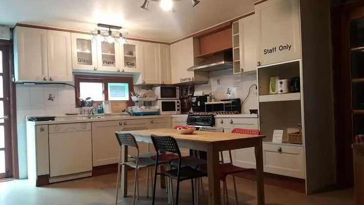 Üç Kişilik Oda