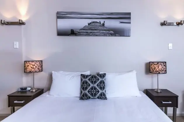 Oda, 2 Yatak Odası (Upstairs)