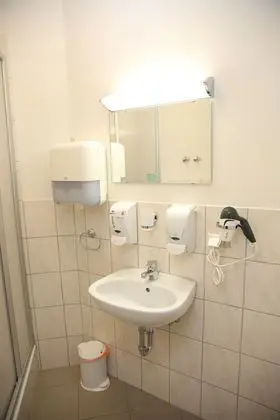 Basic Üç Kişilik Oda