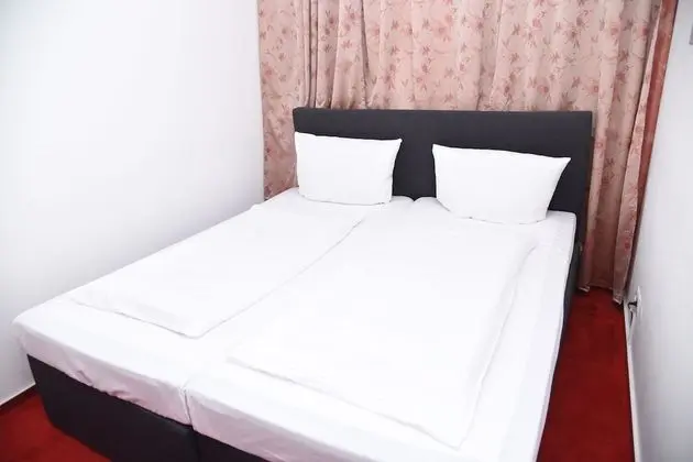 Tek Büyük veya İki Ayrı Yataklı Oda