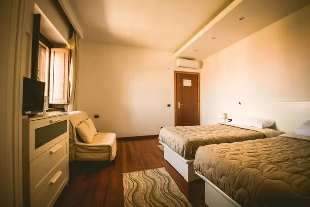 Tek Büyük Yataklı Oda, Banyolu/Duşlu