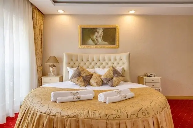 Deluxe Tek Büyük Yataklı Oda