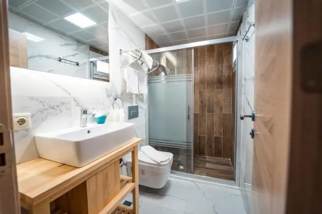 Suite,    , Balkonlu