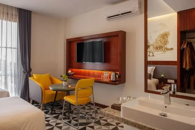 Twin Room with Private Bathroom
