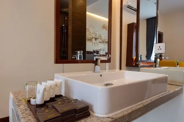 Twin Room with Private Bathroom