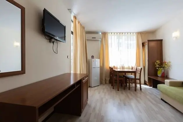 Family Apart Daire, 2 Yatak Odası, Küçük Mutfak, Havuz Manzaralı