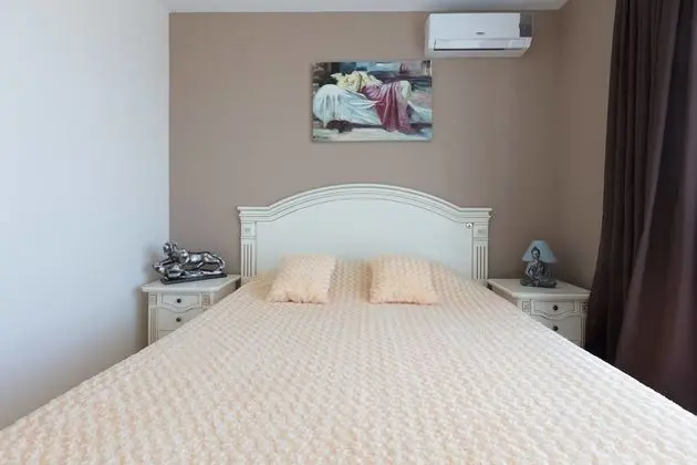 Luxury Apart Daire, 2 Yatak Odası, Teras, Havuz Manzaralı