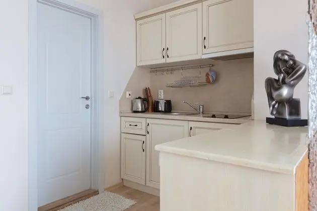 Luxury Apart Daire, 2 Yatak Odası, Teras, Havuz Manzaralı