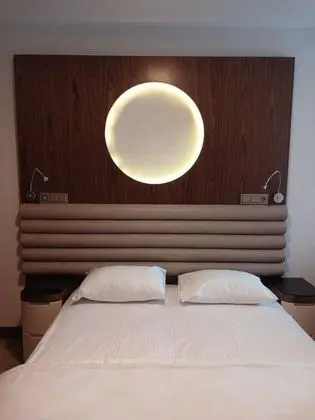 https://images.odamax.com/img/1920x1080/odamax/image/upload/TWO_BROTHER_HOTEL_SPA_202505032002593_2c44673d_e1d3_4f37_be8d_da9c7a083cd4.jpg