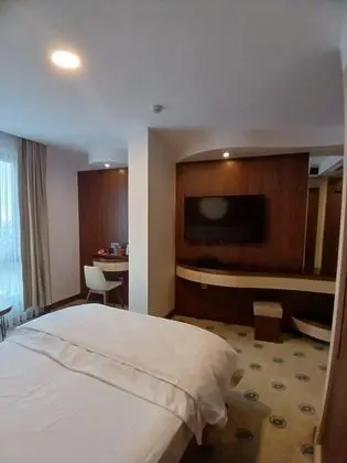 https://images.odamax.com/img/1920x1080/odamax/image/upload/TWO_BROTHER_HOTEL_SPA_202505041815403_b9a197d2_0f99_44b1_b420_32327036ca2e.jpg