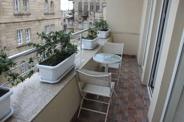 Deluxe Tek Büyük Yataklı Oda, Balkon, Kısmi Deniz Manzaralı