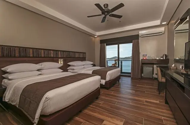 Oda, 2 Büyük (Queen) Boy Yatak, Koy Manzaralı