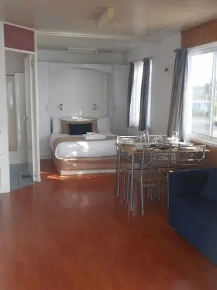 Waterfront Studio Cabin