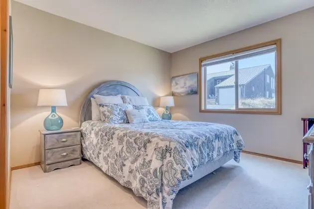 Ev, Birden Çok Yatak (Two Views Vacation Home)