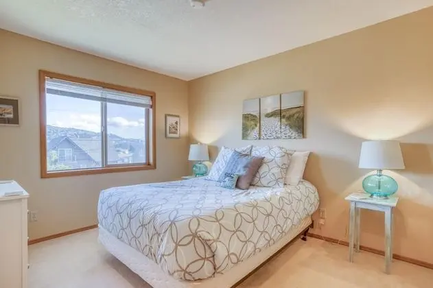 Ev, Birden Çok Yatak (Two Views Vacation Home)