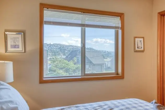 Ev, Birden Çok Yatak (Two Views Vacation Home)