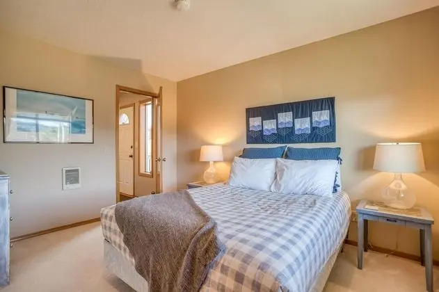 Ev, Birden Çok Yatak (Two Views Vacation Home)