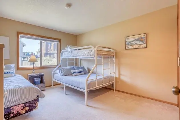 Ev, Birden Çok Yatak (Two Views Vacation Home)