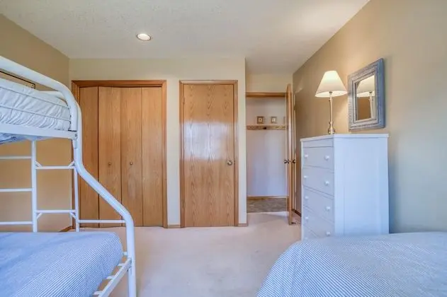 Ev, Birden Çok Yatak (Two Views Vacation Home)