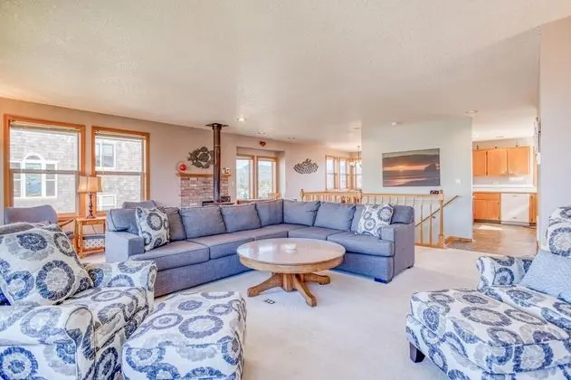 Ev, Birden Çok Yatak (Two Views Vacation Home)