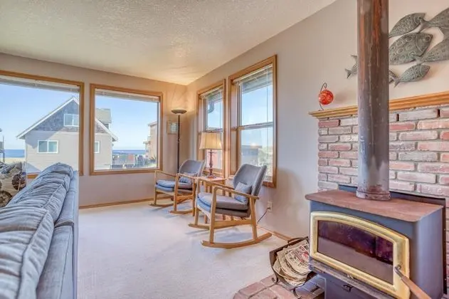 Ev, Birden Çok Yatak (Two Views Vacation Home)