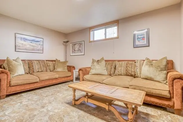 Ev, Birden Çok Yatak (Two Views Vacation Home)