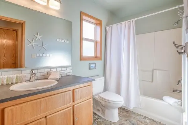 Ev, Birden Çok Yatak (Two Views Vacation Home)