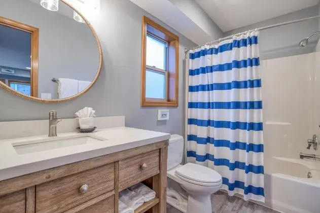 Ev, Birden Çok Yatak (Two Views Vacation Home)