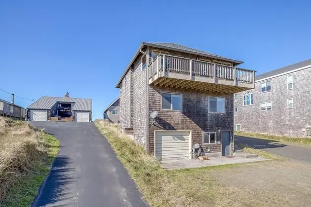 Ev, Birden Çok Yatak (Two Views Vacation Home)