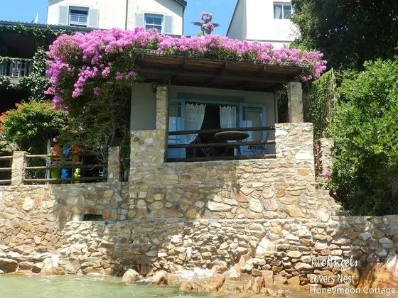 Honeymoon Kır Evi (Lover's Nest)