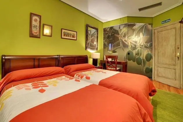 Tek Büyük veya İki Ayrı Yataklı Oda