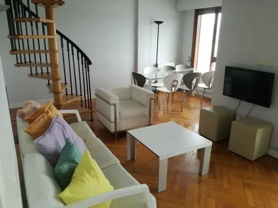 Apart Daire, 5 Yatak Odası, Balkon