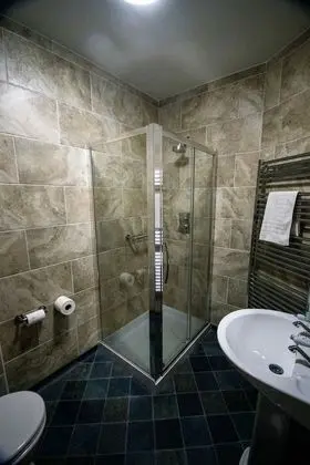 Ty Dre Easy Access Queen Room