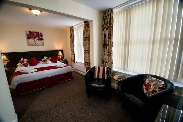 Ty Dre Easy Access Queen Room