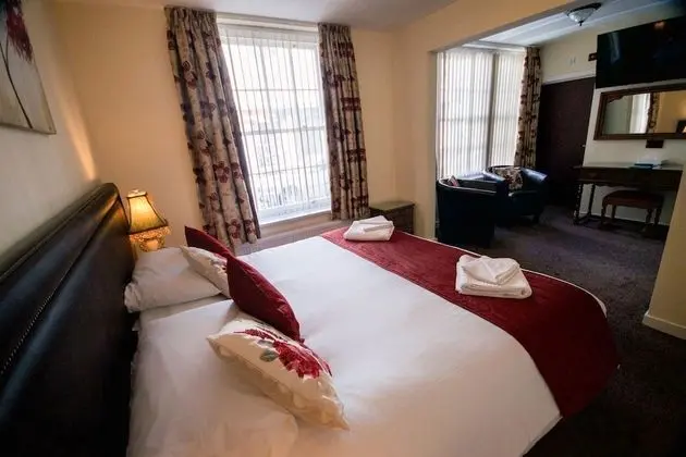 Ty Dre Easy Access Queen Room