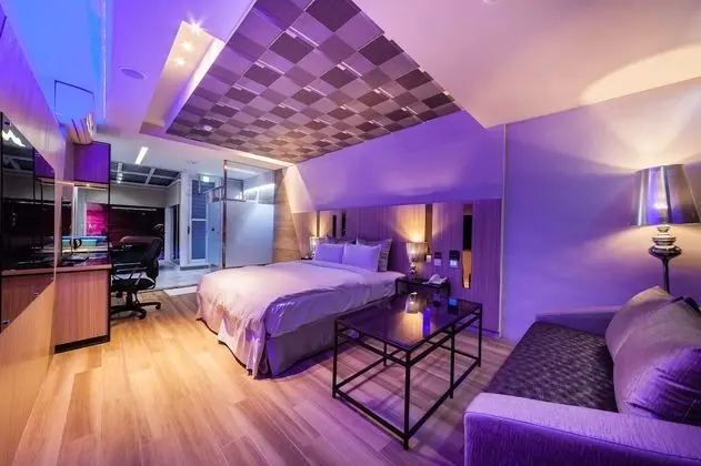 Standard Tek Büyük Yataklı Oda (Computer)