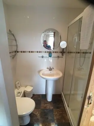 Tek Büyük Yataklı Oda, Banyolu/Duşlu