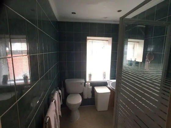 Tek Büyük Yataklı Oda, Ortak Banyo