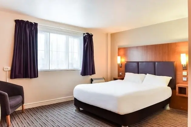 Standard Tek Büyük Yataklı Oda