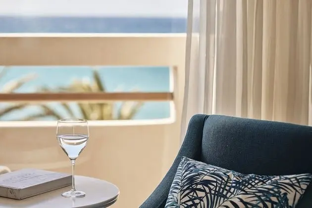 Sunshine Triple Room with Sea View