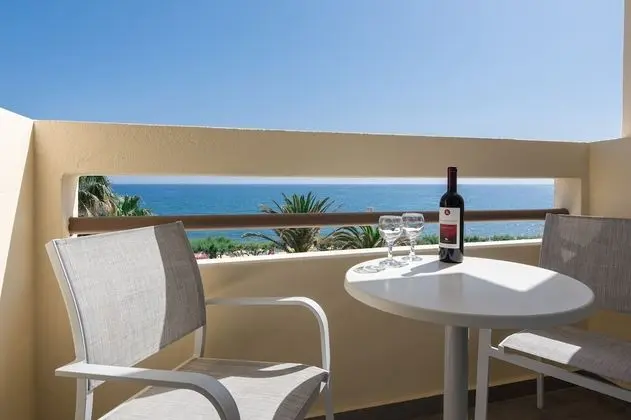 Sunshine Triple Room with Sea View