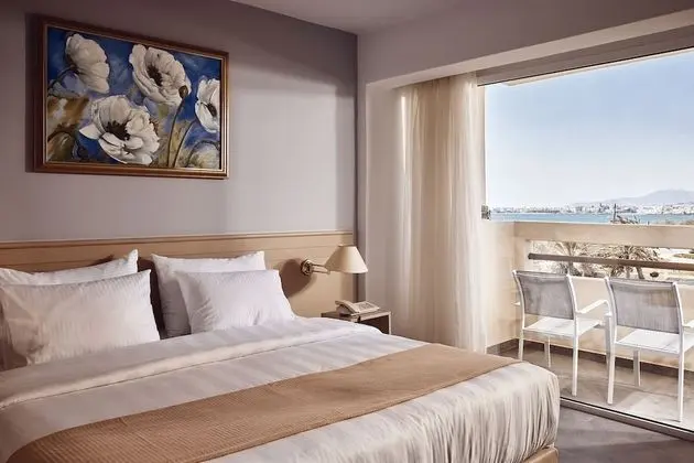Tek Büyük veya İki Ayrı Yataklı Oda, Kısmi Deniz Manzaralı