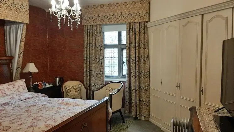 Tek Büyük Yataklı Oda