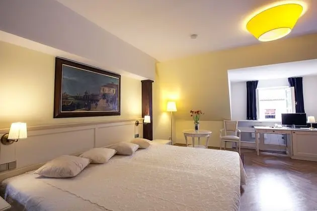 Superior Oda, Şehir Manzaralı